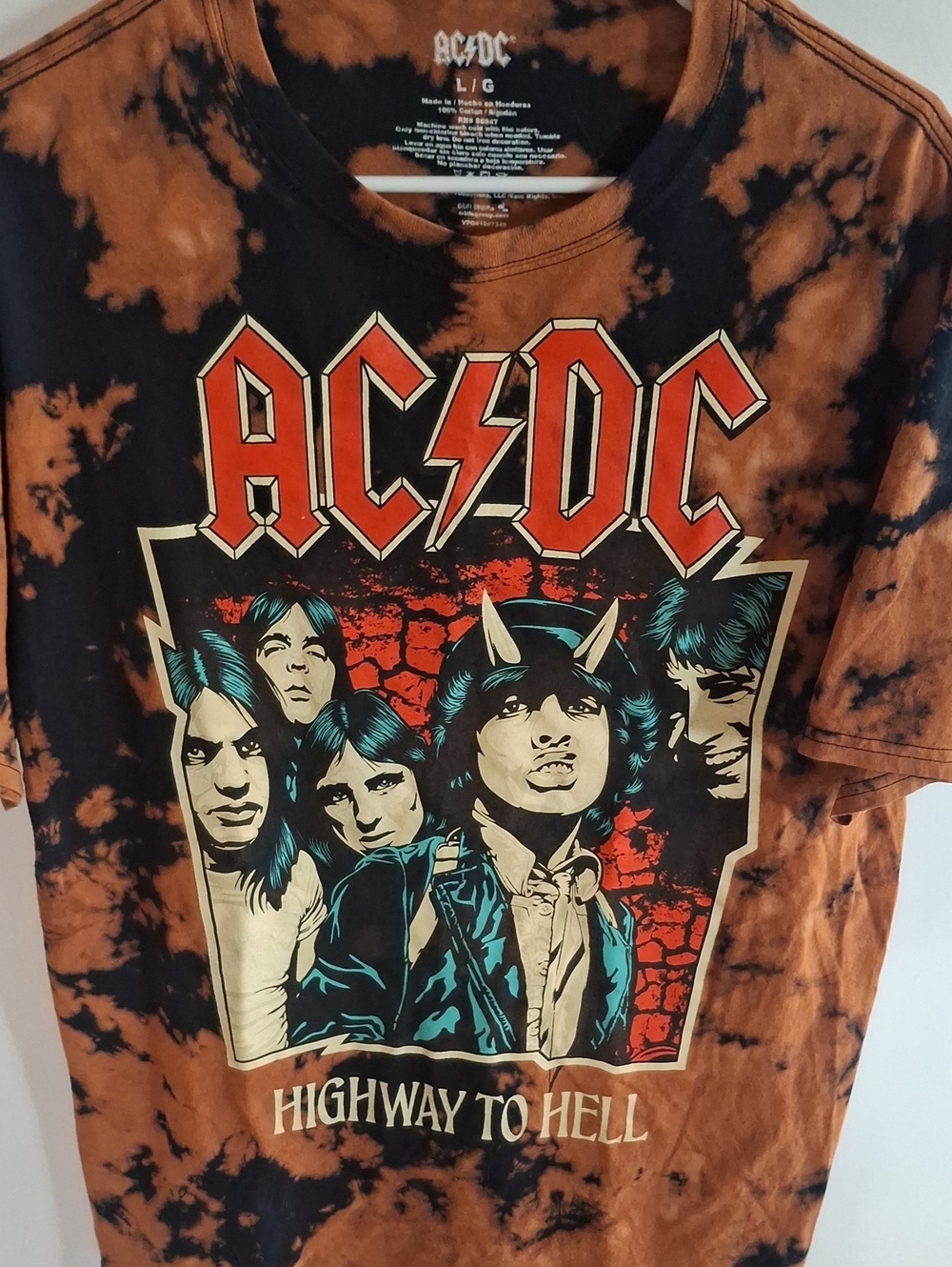 AC/DC Men's 'Highway to Hell' Tie-Dye Graphic Tee - Black & Brown